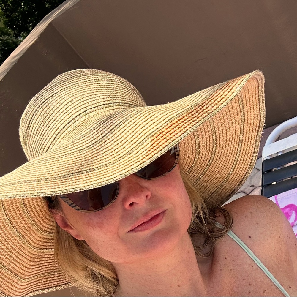 Beach/pool hat